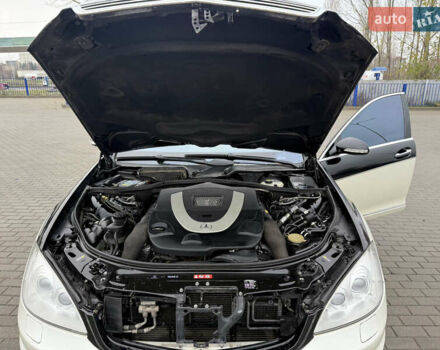 Чорний Мерседес С Клас, об'ємом двигуна 5.46 л та пробігом 245 тис. км за 8500 $, фото 28 на Automoto.ua