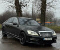Черный Мерседес С Класс, объемом двигателя 5.5 л и пробегом 237 тыс. км за 9999 $, фото 1 на Automoto.ua