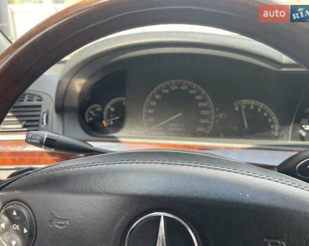 Чорний Мерседес С Клас, об'ємом двигуна 5.5 л та пробігом 260 тис. км за 12999 $, фото 22 на Automoto.ua