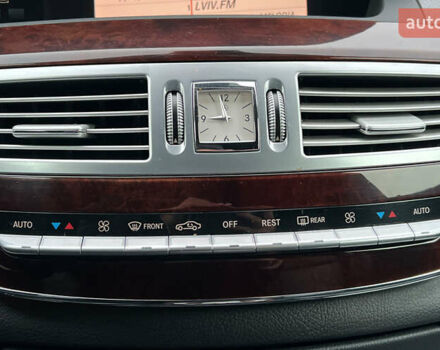 Черный Мерседес С Класс, объемом двигателя 3.5 л и пробегом 245 тыс. км за 13750 $, фото 16 на Automoto.ua