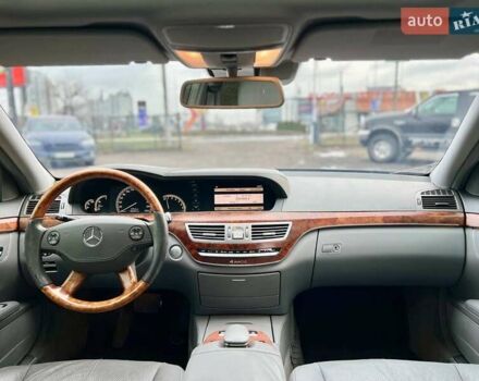 Черный Мерседес С Класс, объемом двигателя 3.5 л и пробегом 306 тыс. км за 8500 $, фото 18 на Automoto.ua