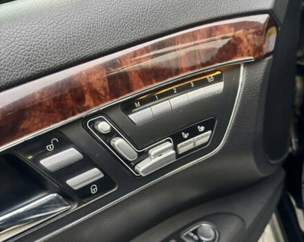 Черный Мерседес С Класс, объемом двигателя 5.46 л и пробегом 270 тыс. км за 9500 $, фото 11 на Automoto.ua