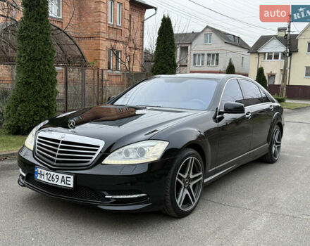 Чорний Мерседес С Клас, об'ємом двигуна 5.5 л та пробігом 243 тис. км за 12999 $, фото 2 на Automoto.ua