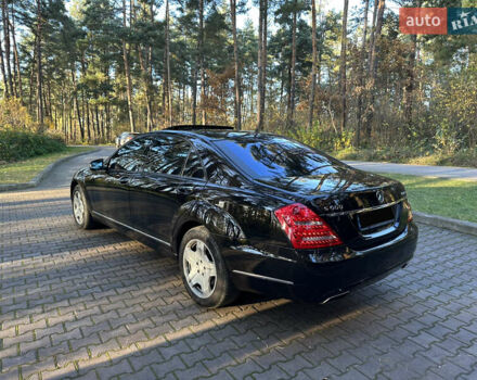 Черный Мерседес С Класс, объемом двигателя 5.5 л и пробегом 399 тыс. км за 13500 $, фото 4 на Automoto.ua