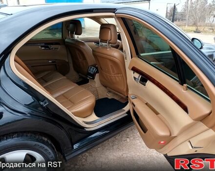 Чорний Мерседес С Клас, об'ємом двигуна 5.4 л та пробігом 208 тис. км за 17500 $, фото 11 на Automoto.ua