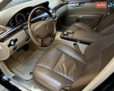 Черный Мерседес С Класс, объемом двигателя 5.46 л и пробегом 290 тыс. км за 9900 $, фото 12 на Automoto.ua