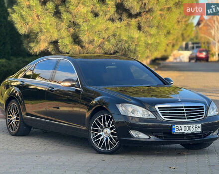 Черный Мерседес С Класс, объемом двигателя 4.66 л и пробегом 302 тыс. км за 9900 $, фото 5 на Automoto.ua