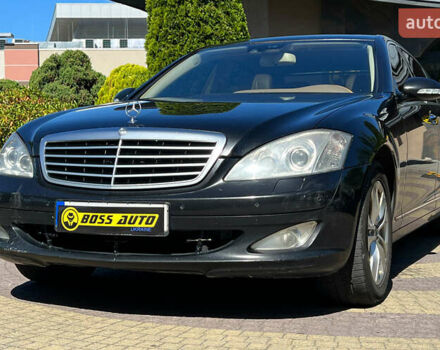 Черный Мерседес С Класс, объемом двигателя 3.5 л и пробегом 315 тыс. км за 10600 $, фото 2 на Automoto.ua