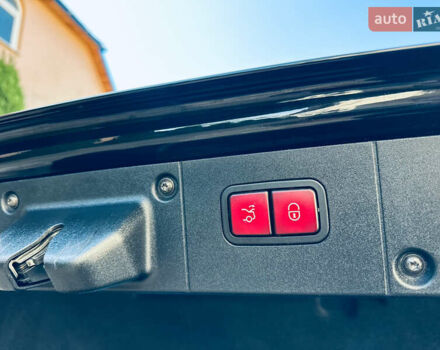 Черный Мерседес С Класс, объемом двигателя 5.5 л и пробегом 210 тыс. км за 12900 $, фото 4 на Automoto.ua