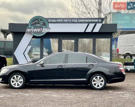 Черный Мерседес С Класс, объемом двигателя 3.5 л и пробегом 306 тыс. км за 8500 $, фото 1 на Automoto.ua