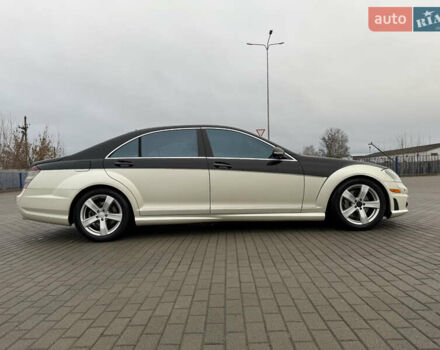 Чорний Мерседес С Клас, об'ємом двигуна 5.46 л та пробігом 245 тис. км за 8500 $, фото 2 на Automoto.ua