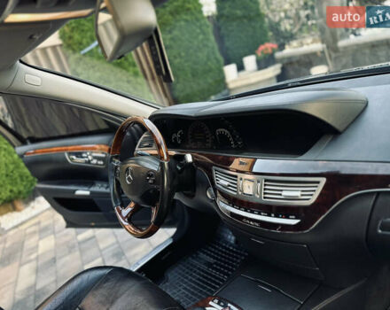 Черный Мерседес С Класс, объемом двигателя 5.5 л и пробегом 210 тыс. км за 12900 $, фото 123 на Automoto.ua