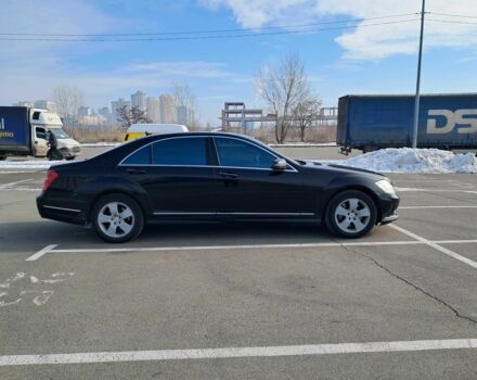 Чорний Мерседес С Клас, об'ємом двигуна 5.5 л та пробігом 250 тис. км за 12500 $, фото 1 на Automoto.ua