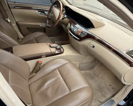 Черный Мерседес С Класс, объемом двигателя 5.46 л и пробегом 160 тыс. км за 13000 $, фото 15 на Automoto.ua