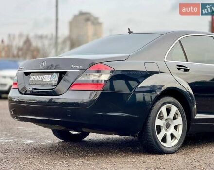 Черный Мерседес С Класс, объемом двигателя 3.5 л и пробегом 306 тыс. км за 8500 $, фото 12 на Automoto.ua