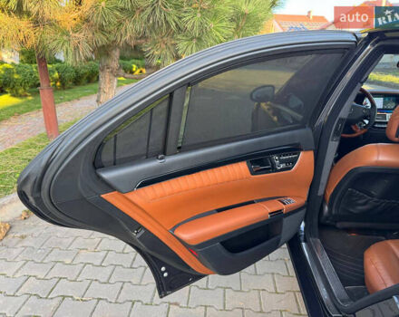 Черный Мерседес С Класс, объемом двигателя 4.66 л и пробегом 302 тыс. км за 9900 $, фото 29 на Automoto.ua