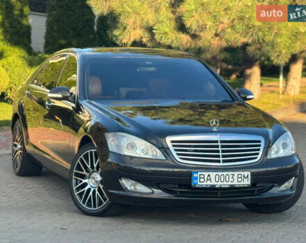 Черный Мерседес С Класс, объемом двигателя 4.66 л и пробегом 302 тыс. км за 9900 $, фото 3 на Automoto.ua