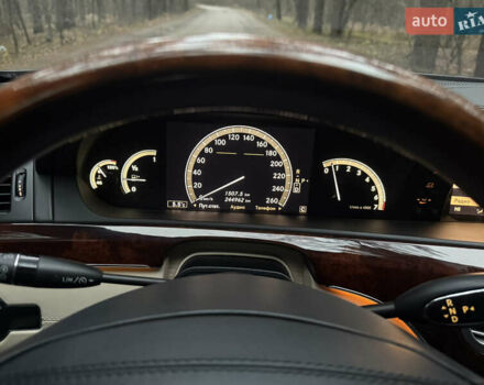 Чорний Мерседес С Клас, об'ємом двигуна 5.5 л та пробігом 243 тис. км за 12999 $, фото 40 на Automoto.ua