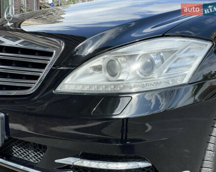 Черный Мерседес С Класс, объемом двигателя 5.5 л и пробегом 117 тыс. км за 49990 $, фото 4 на Automoto.ua