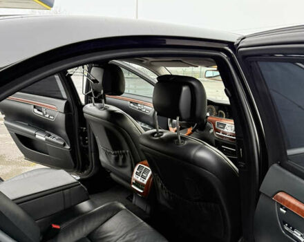 Черный Мерседес С Класс, объемом двигателя 5.5 л и пробегом 290 тыс. км за 11999 $, фото 17 на Automoto.ua