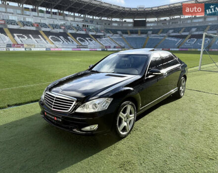 Черный Мерседес С Класс, объемом двигателя 5.5 л и пробегом 288 тыс. км за 10500 $, фото 3 на Automoto.ua