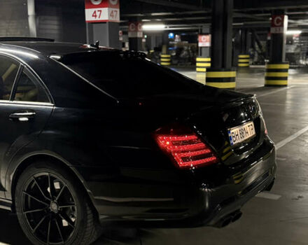 Черный Мерседес С Класс, объемом двигателя 5.5 л и пробегом 290 тыс. км за 12999 $, фото 6 на Automoto.ua