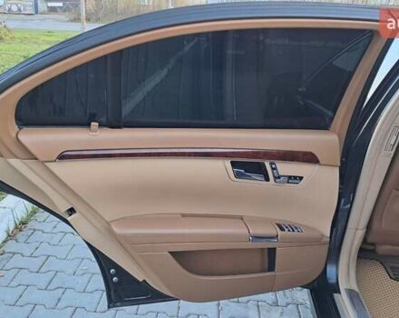 Чорний Мерседес С Клас, об'ємом двигуна 5.46 л та пробігом 357 тис. км за 9999 $, фото 9 на Automoto.ua