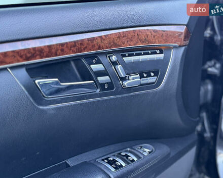 Чорний Мерседес С Клас, об'ємом двигуна 2.99 л та пробігом 318 тис. км за 13400 $, фото 9 на Automoto.ua