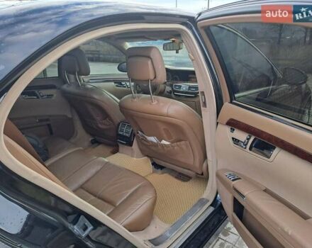 Черный Мерседес С Класс, объемом двигателя 5.5 л и пробегом 341 тыс. км за 8000 $, фото 8 на Automoto.ua