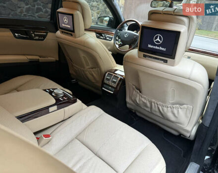 Чорний Мерседес С Клас, об'ємом двигуна 5.5 л та пробігом 243 тис. км за 12999 $, фото 29 на Automoto.ua