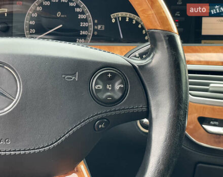 Черный Мерседес С Класс, объемом двигателя 5.5 л и пробегом 117 тыс. км за 49990 $, фото 18 на Automoto.ua