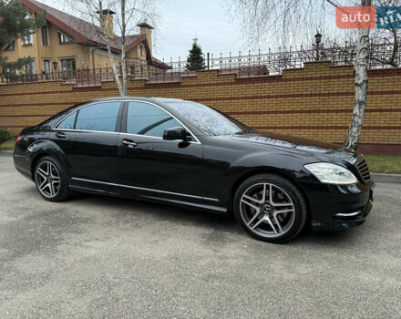 Чорний Мерседес С Клас, об'ємом двигуна 5.5 л та пробігом 243 тис. км за 12999 $, фото 4 на Automoto.ua