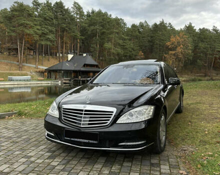 Черный Мерседес С Класс, объемом двигателя 5.5 л и пробегом 399 тыс. км за 13500 $, фото 10 на Automoto.ua