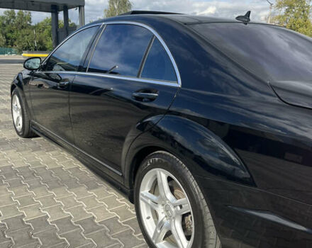 Черный Мерседес С Класс, объемом двигателя 5.5 л и пробегом 165 тыс. км за 15500 $, фото 11 на Automoto.ua