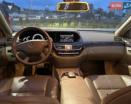 Черный Мерседес С Класс, объемом двигателя 3 л и пробегом 296 тыс. км за 12500 $, фото 17 на Automoto.ua