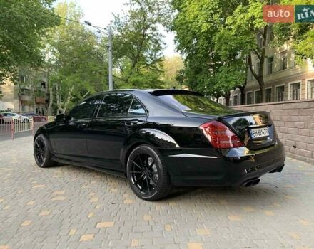 Черный Мерседес С Класс, объемом двигателя 5.5 л и пробегом 256 тыс. км за 10900 $, фото 3 на Automoto.ua
