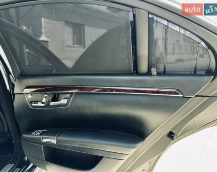Черный Мерседес С Класс, объемом двигателя 5.5 л и пробегом 210 тыс. км за 12900 $, фото 9 на Automoto.ua
