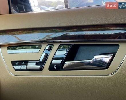 Черный Мерседес С Класс, объемом двигателя 5.46 л и пробегом 206 тыс. км за 14490 $, фото 33 на Automoto.ua