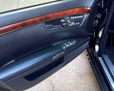 Черный Мерседес С Класс, объемом двигателя 5.5 л и пробегом 283 тыс. км за 13000 $, фото 4 на Automoto.ua