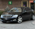 Черный Мерседес С Класс, объемом двигателя 5.5 л и пробегом 290 тыс. км за 10000 $, фото 1 на Automoto.ua