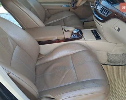 Чорний Мерседес С Клас, об'ємом двигуна 5.46 л та пробігом 357 тис. км за 9999 $, фото 18 на Automoto.ua