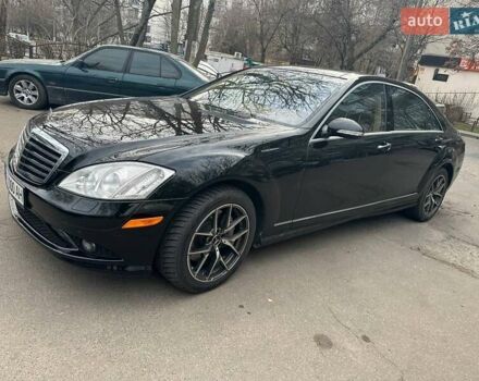 Чорний Мерседес С Клас, об'ємом двигуна 5.5 л та пробігом 180 тис. км за 13500 $, фото 5 на Automoto.ua