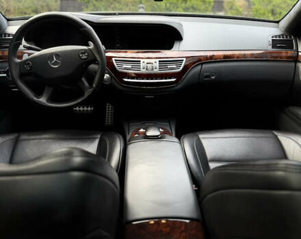 Черный Мерседес С Класс, объемом двигателя 6.21 л и пробегом 83 тыс. км за 26000 $, фото 27 на Automoto.ua