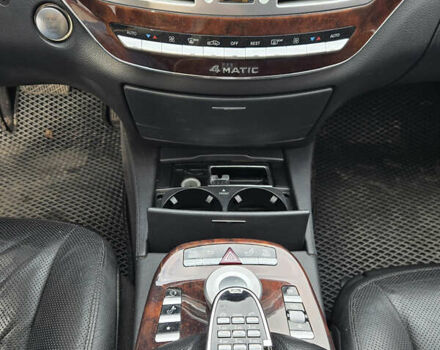 Чорний Мерседес С Клас, об'ємом двигуна 5.5 л та пробігом 260 тис. км за 12999 $, фото 13 на Automoto.ua