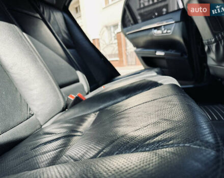 Черный Мерседес С Класс, объемом двигателя 5.5 л и пробегом 210 тыс. км за 12900 $, фото 24 на Automoto.ua