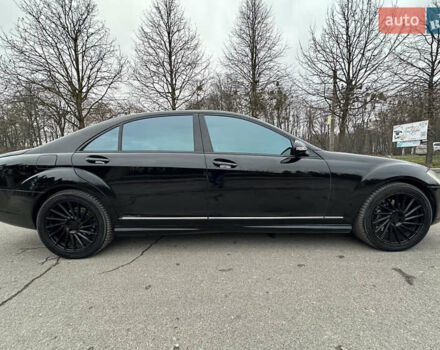 Черный Мерседес С Класс, объемом двигателя 5.5 л и пробегом 238 тыс. км за 10000 $, фото 37 на Automoto.ua