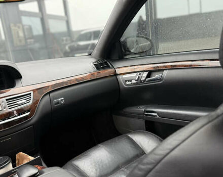 Черный Мерседес С Класс, объемом двигателя 2.99 л и пробегом 300 тыс. км за 10500 $, фото 12 на Automoto.ua