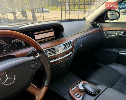 Черный Мерседес С Класс, объемом двигателя 3.5 л и пробегом 164 тыс. км за 12400 $, фото 25 на Automoto.ua