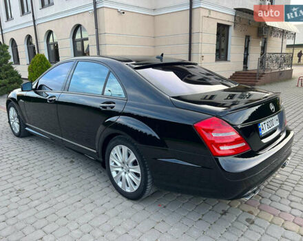 Черный Мерседес С Класс, объемом двигателя 5.46 л и пробегом 250 тыс. км за 15000 $, фото 16 на Automoto.ua