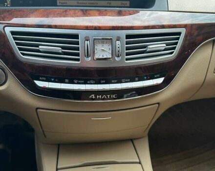 Чорний Мерседес С Клас, об'ємом двигуна 5.5 л та пробігом 180 тис. км за 13500 $, фото 9 на Automoto.ua